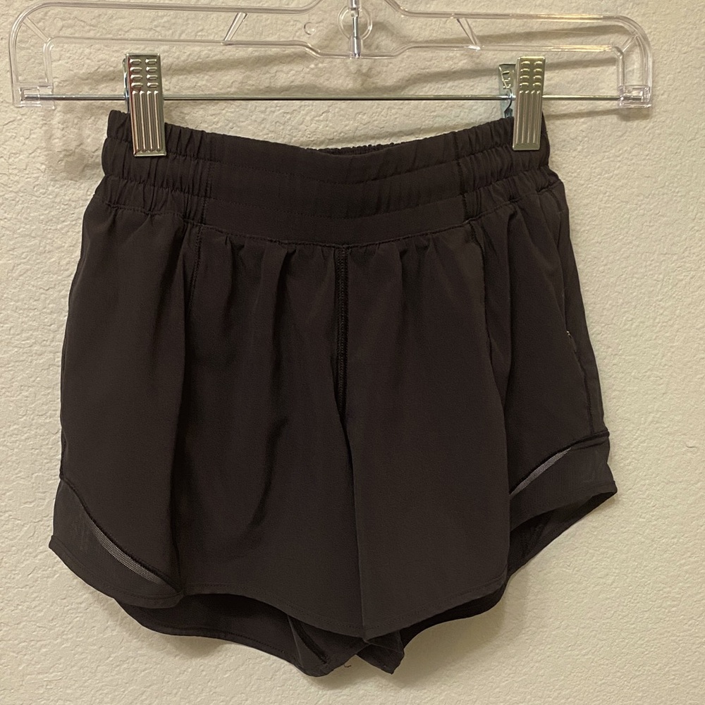 Lululemon Hotty Hot Shorts 4”